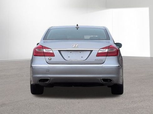Used 2013 Hyundai Genesis 3.8 image 6