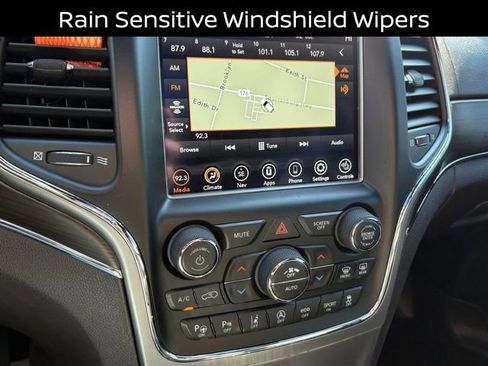 Used 2018 Jeep Grand Cherokee Overland image 11