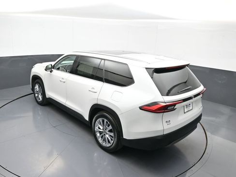 Certified 2024 Toyota Grand Highlander Platinum image 42