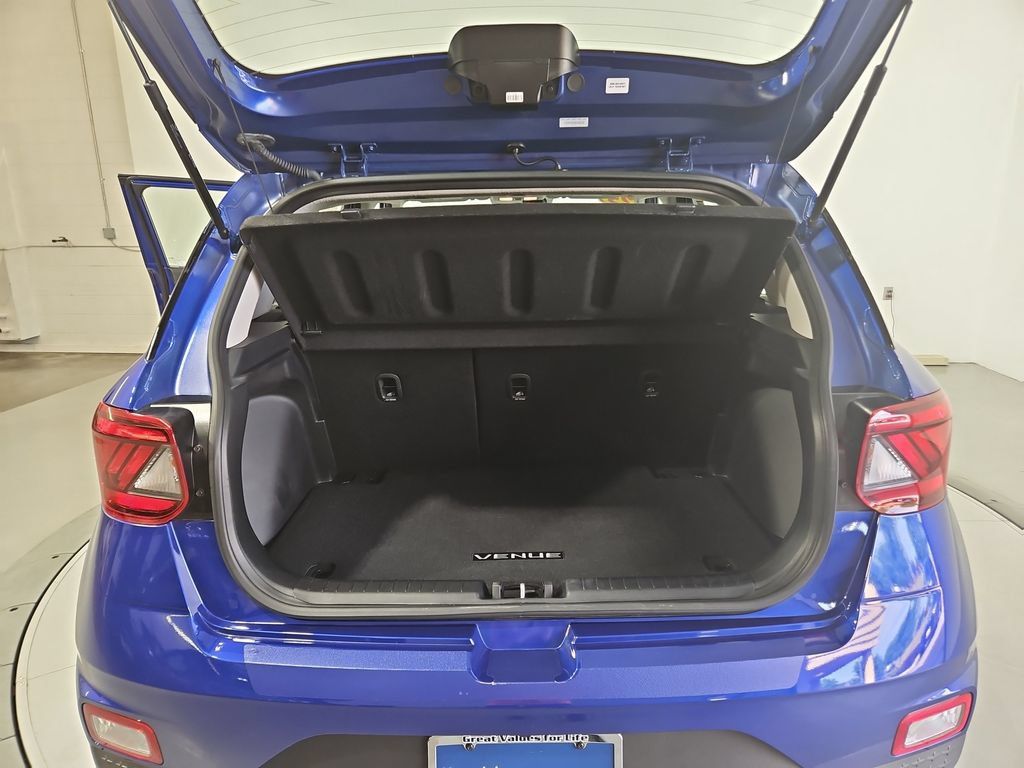 Certified 2025 Hyundai Venue SEL FWD image 24