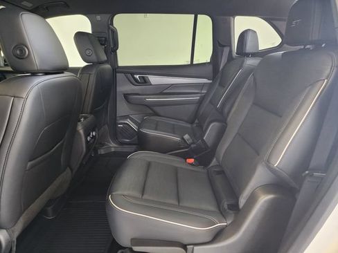 Certified 2025 Buick Enclave Sport Touring FWD image 15