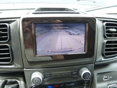 Used 2025 RAM ProMaster 2500 w/ U-Haul Equipment Group FWD image 31