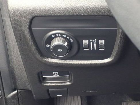 Used 2023 Jeep Grand Cherokee L Limited image 21