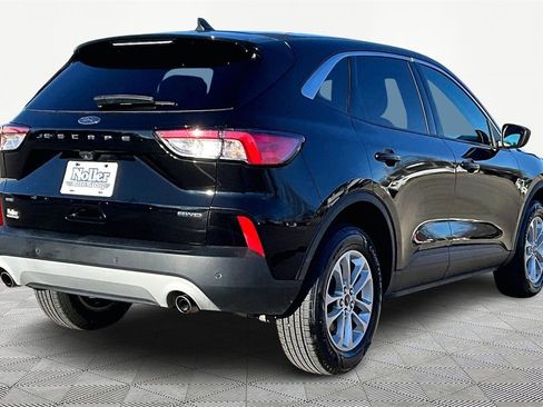 Certified 2022 Ford Escape SE w/ Cold Weather Package image 2