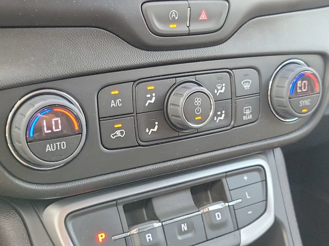 Used 2024 GMC Terrain SLT AWD/4WD image 22