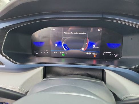 Used 2024 Volkswagen Taos SE image 19