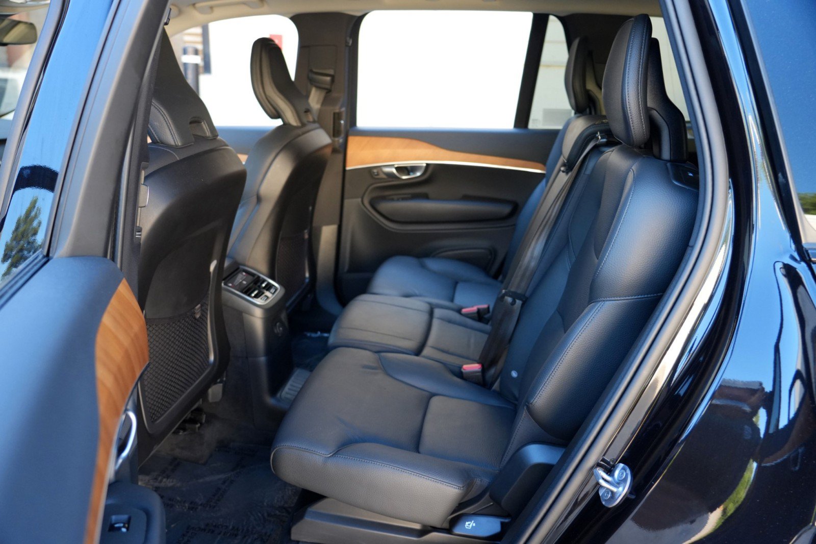 Used 2023 Volvo XC90 T8 Plus AWD/4WD image 49