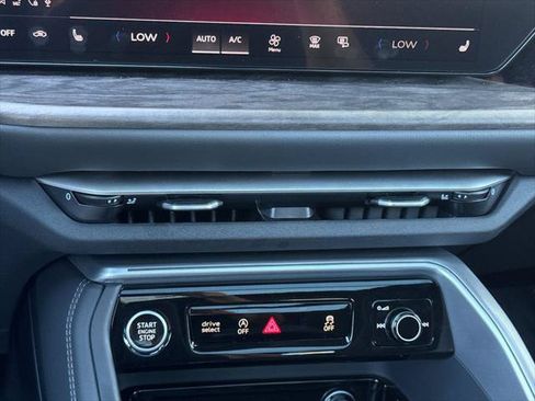 Certified 2025 Audi Q5 Premium Plus w/ Premium Plus AWD/4WD image 28