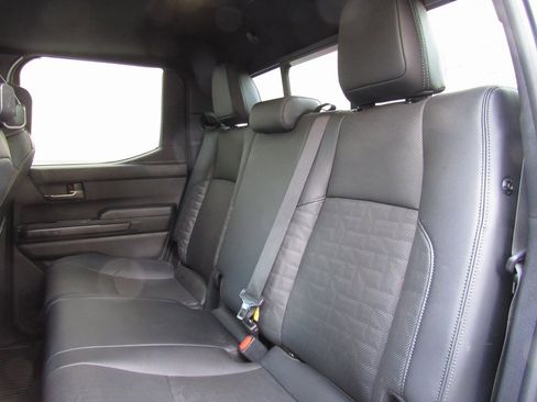 Used 2024 Toyota Tacoma TRD Sport image 17