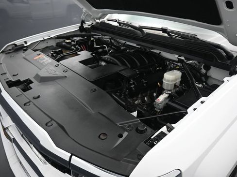 Used 2018 Chevrolet Silverado 1500 LT AWD/4WD image 47
