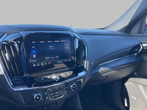 Used 2023 Chevrolet Traverse RS image 10