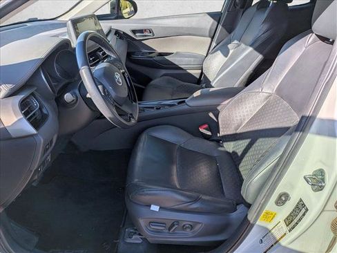 Used 2020 Toyota C-HR Limited image 14