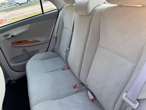 Used 2009 Toyota Corolla FWD image 12