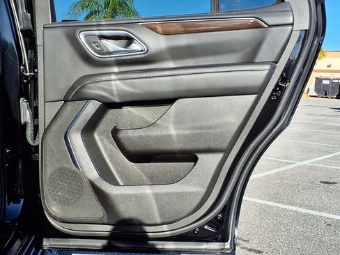 Used 2024 GMC Yukon SLE image 15