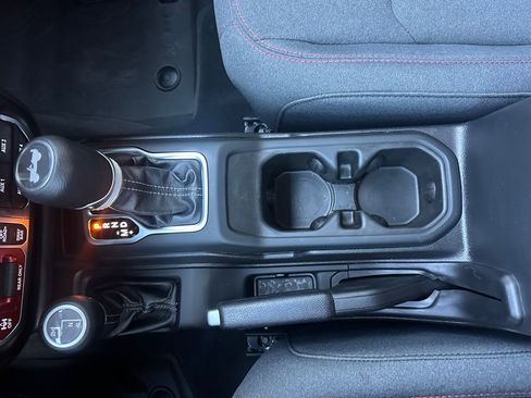 Used 2025 Jeep Wrangler Rubicon image 23