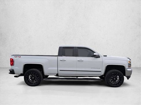 Used 2018 Chevrolet Silverado 1500 LT w/ All Star Edition image 4