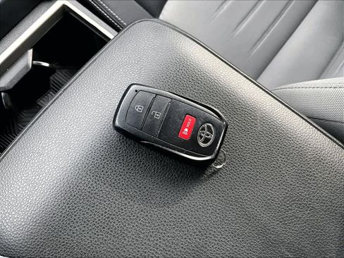 Used 2024 Toyota Tacoma TRD Sport image 29