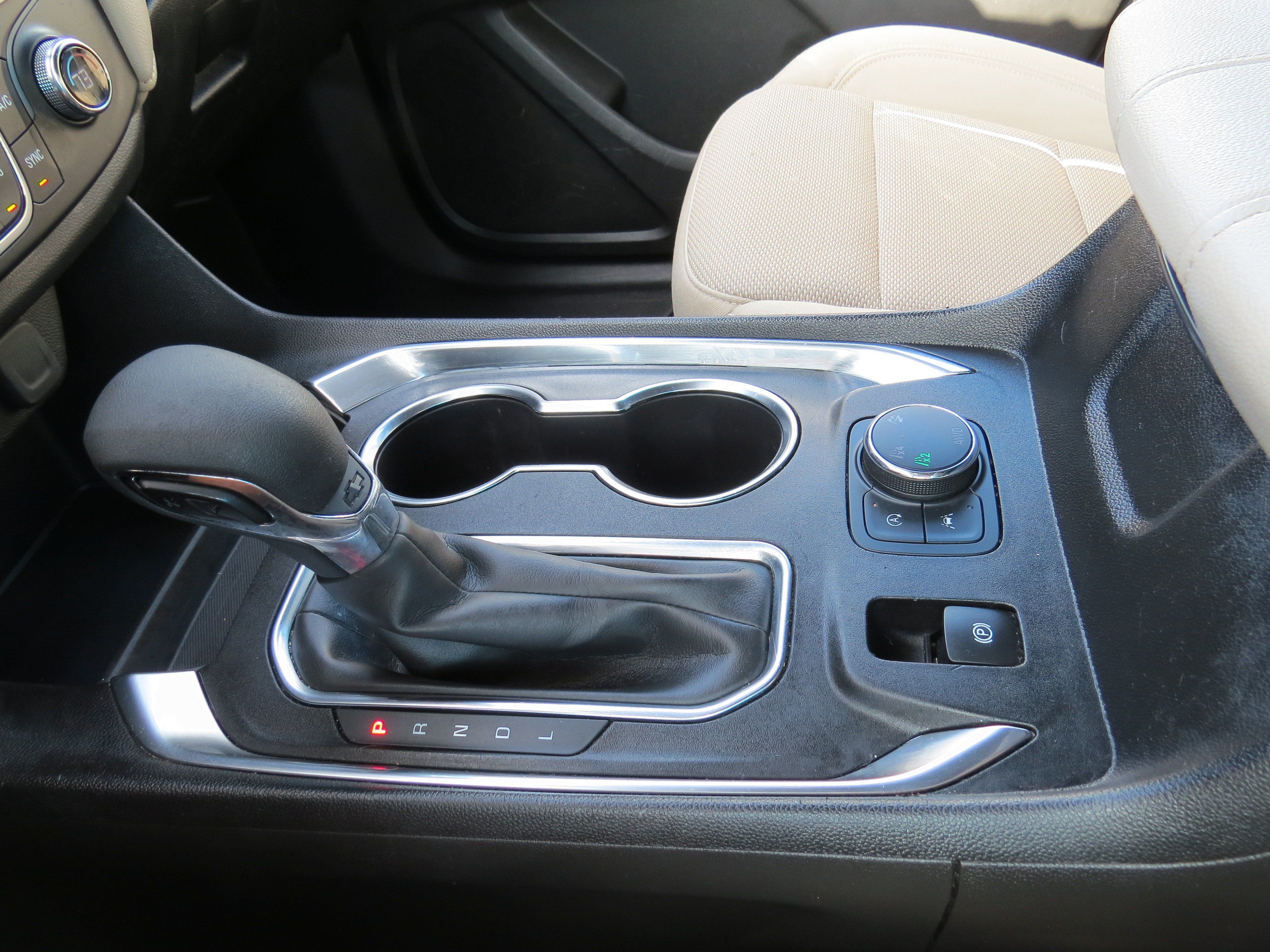 Used 2023 Chevrolet Traverse LS AWD/4WD image 17