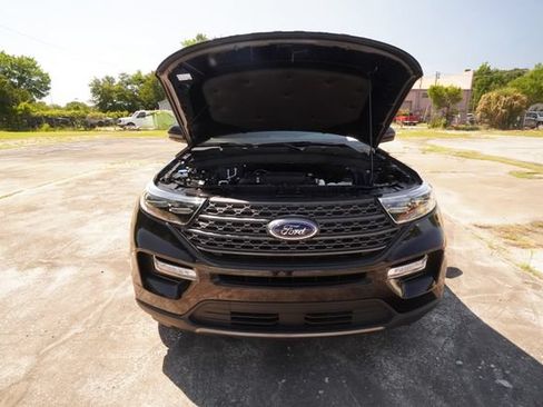 Used 2023 Ford Explorer XLT w/ Equipment Group 202A RWD image 9