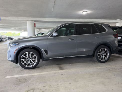 Used 2024 BMW X5 sDrive40i image 2