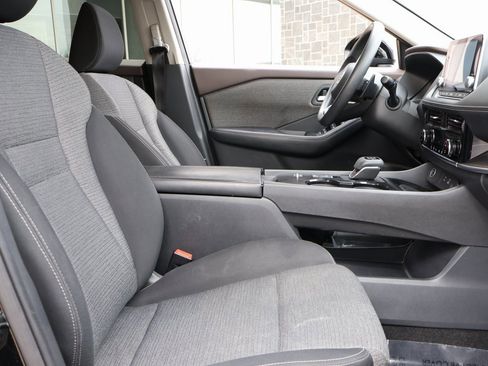 Used 2021 Nissan Rogue SV image 10