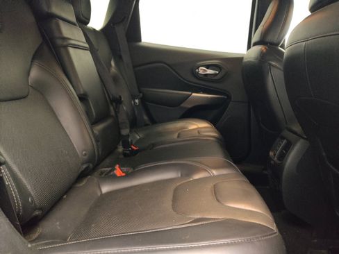 Used 2019 Jeep Cherokee Limited AWD/4WD image 19