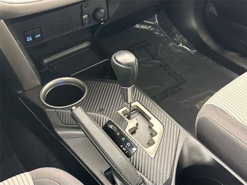 Used 2015 Toyota RAV4 XLE image 24