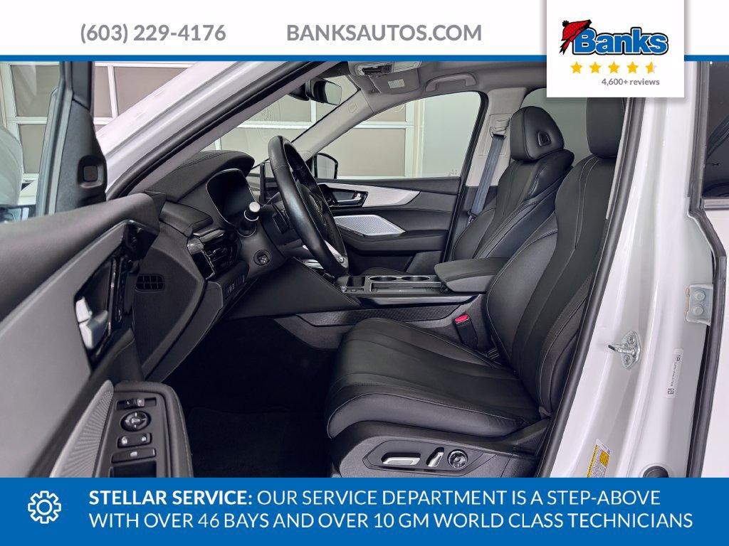 Used 2025 Acura MDX SH-AWD image 9