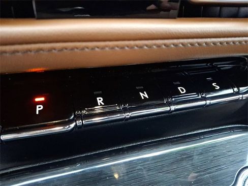 Certified 2023 Lincoln Nautilus Reserve image 17