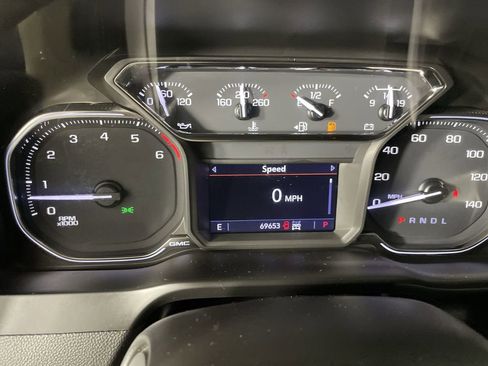 Used 2022 GMC Sierra 2500 AT4 image 12