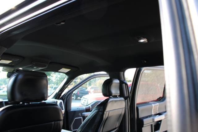Used 2017 Ford F150 Platinum w/ Equipment Group 701A Luxury AWD/4WD image 33