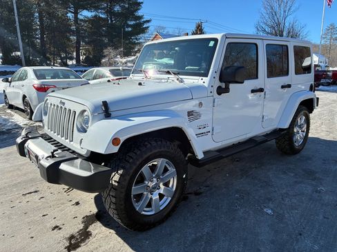Used 2017 Jeep Wrangler Unlimited Sahara w/ Connectivity Group image 2