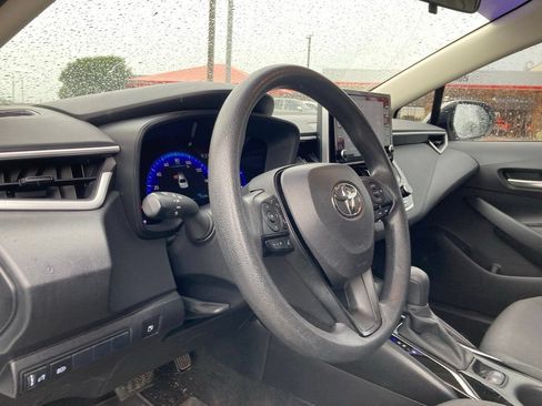 Used 2021 Toyota Corolla LE FWD image 9