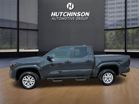 Used 2024 Toyota Tacoma SR5 AWD/4WD image 4