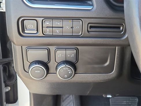 Used 2022 Chevrolet Tahoe LT w/ Luxury Package image 27