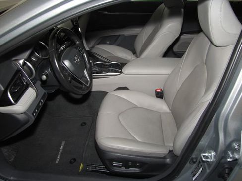 Used 2023 Toyota Camry XLE FWD image 10