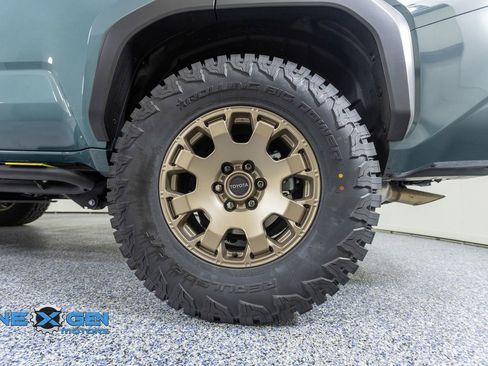 Used 2025 Toyota 4Runner Trailhunter AWD/4WD image 43