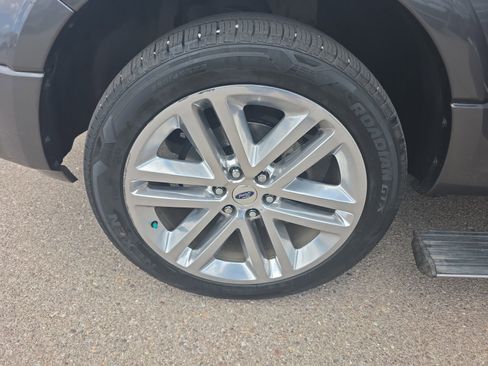 Used 2017 Ford Expedition EL Platinum AWD/4WD image 26