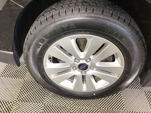 Used 2018 Subaru Outback 2.5i Premium image 9