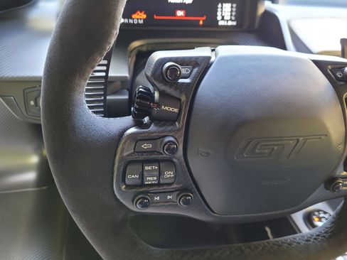 Used 2021 Ford GT image 19