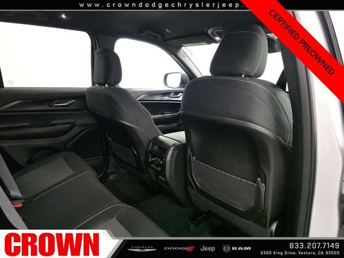 Certified 2025 Jeep Grand Cherokee Laredo AWD/4WD image 15