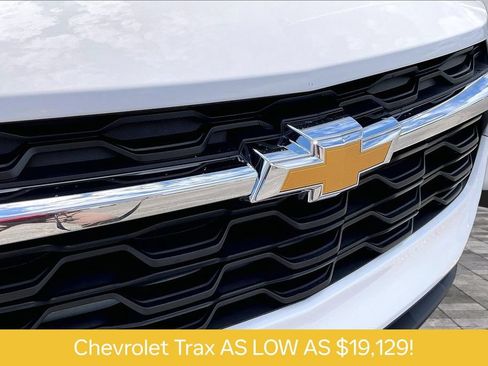 Used 2024 Chevrolet Trax LS w/ LS Convenience Package FWD image 27