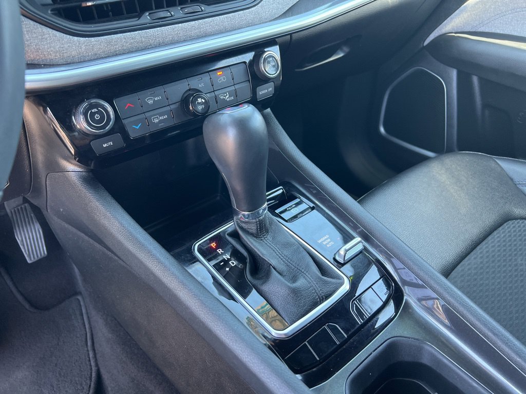 Used 2024 Jeep Compass Latitude AWD/4WD image 35