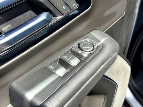 Used 2025 Chevrolet Tahoe Z71 image 16