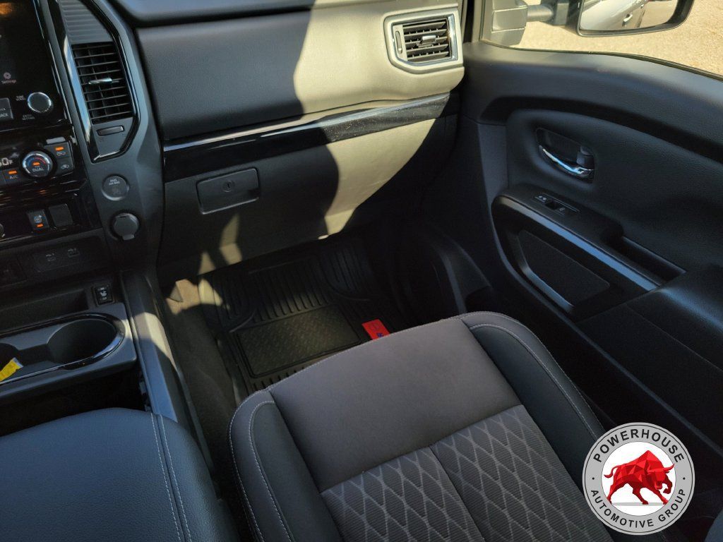 Used 2024 Nissan Titan SV w/ SV Convenience Package RWD image 21