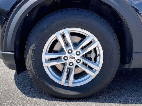 Used 2021 Ford Explorer XLT AWD/4WD image 7