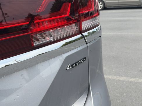 Used 2024 Volkswagen Atlas SE image 12