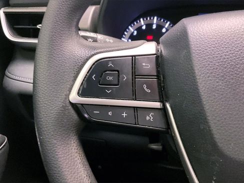 Used 2022 Toyota Highlander L image 15