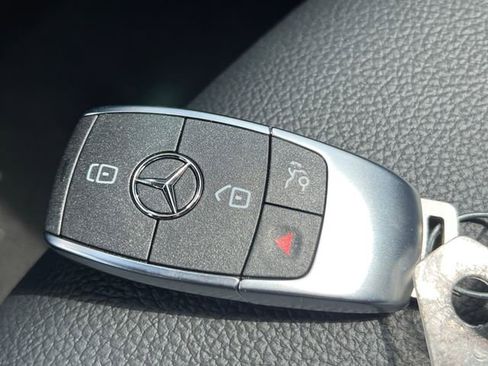 Certified 2025 Mercedes-Benz CLA 250 4MATIC image 31