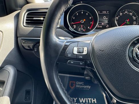 Used 2017 Volkswagen Jetta SEL image 22